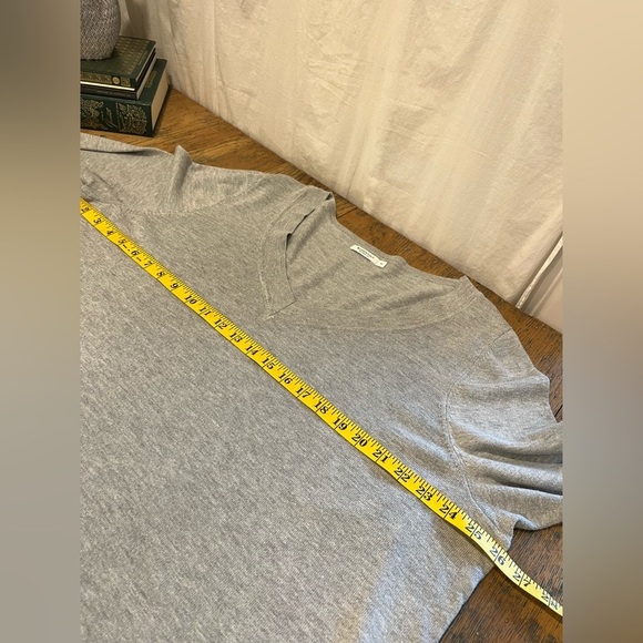 🩶 R ESSENTIALS – Grey V-Neck Sweater – Size 3x - Picture 7 of 8